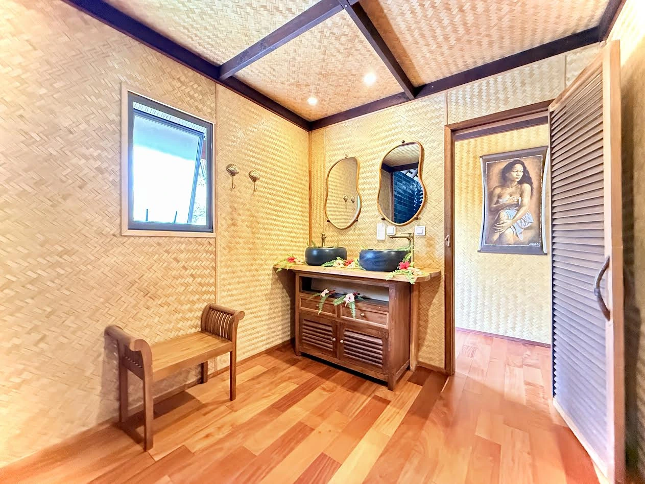 Luxury room at Hotel EDEN Taha'a private island