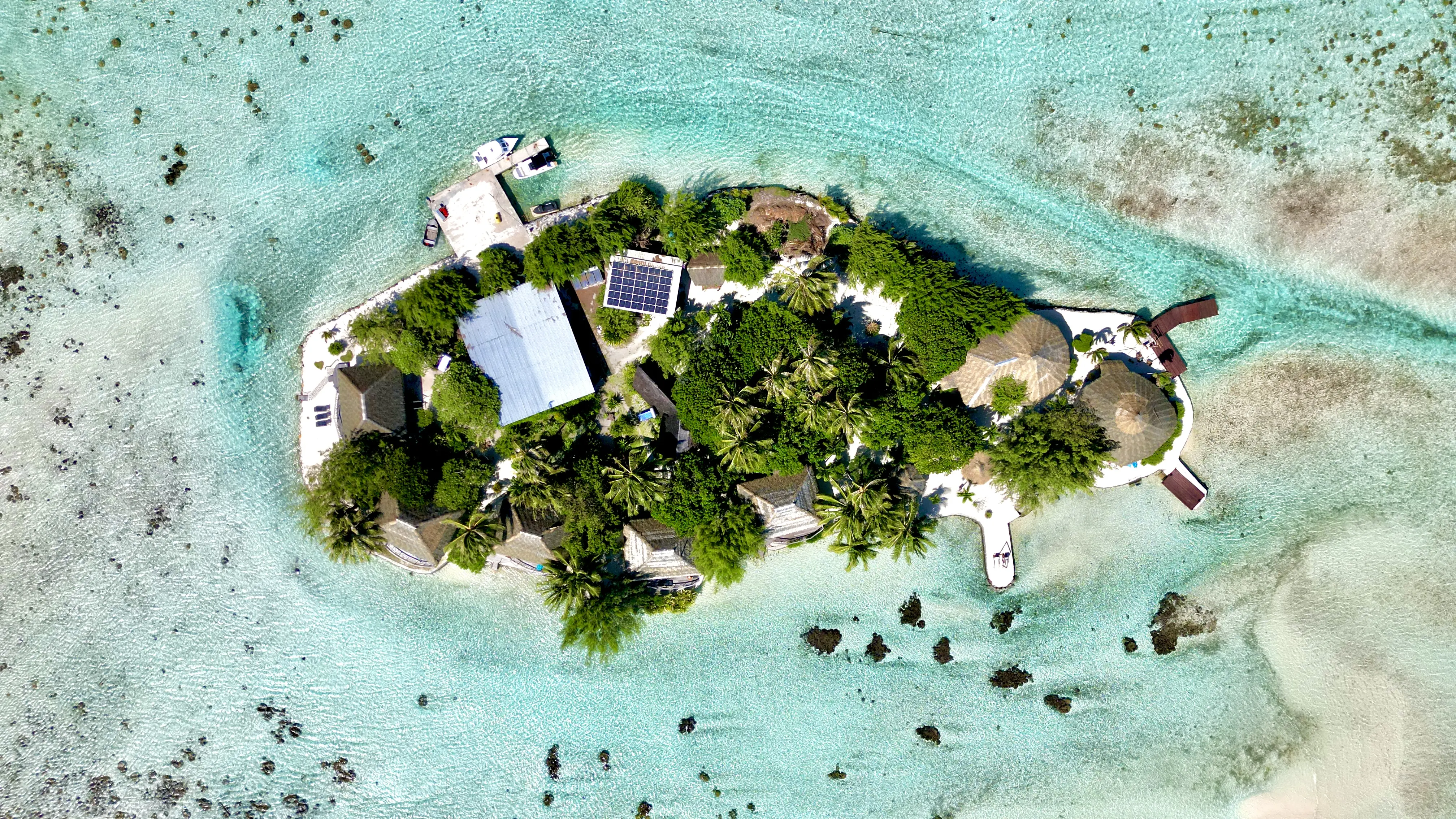 Luxury room at Hotel EDEN Taha'a private island