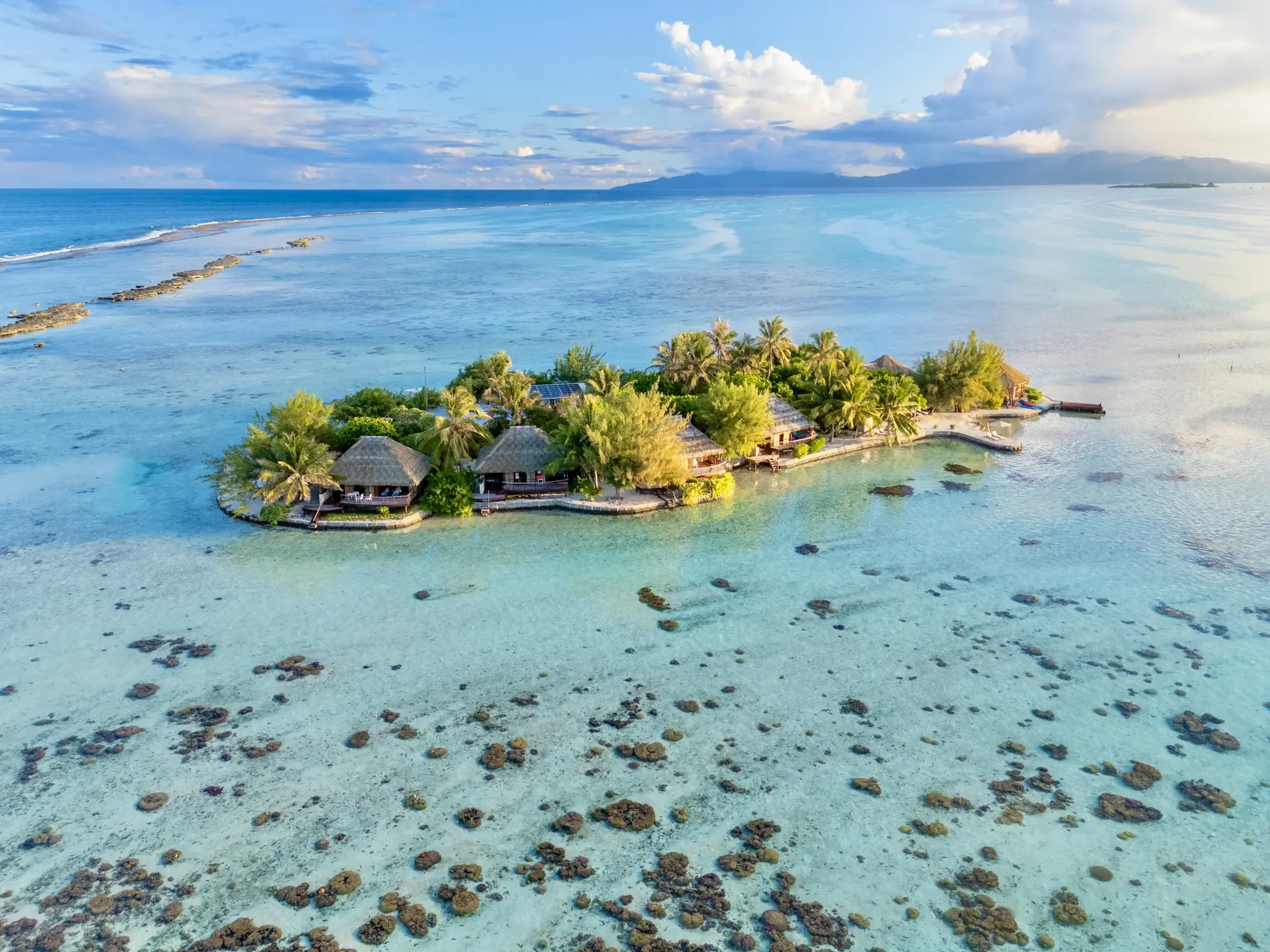 Luxury room at Hotel EDEN Taha'a private island