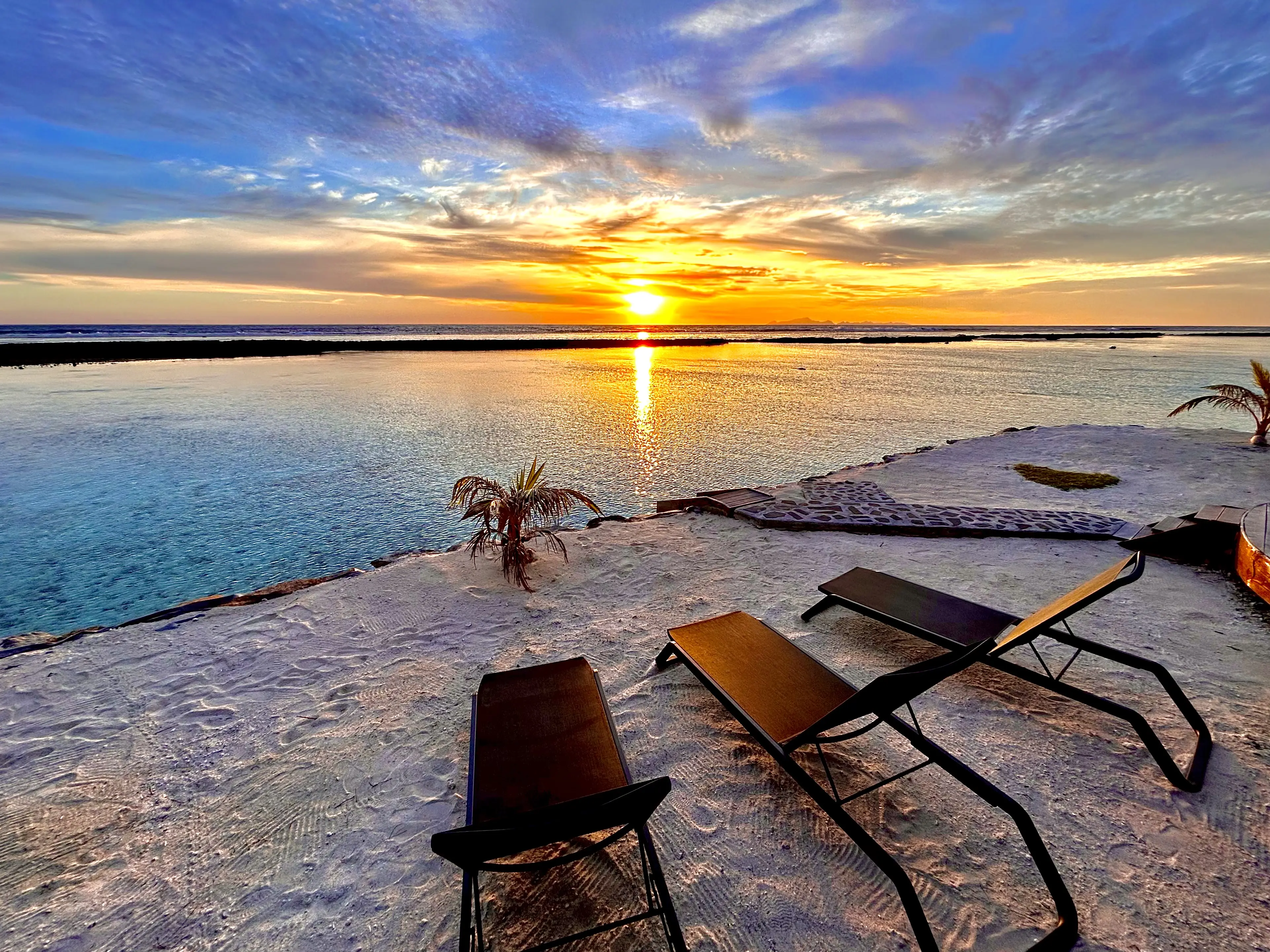 Luxury room at Hotel EDEN Taha'a private island