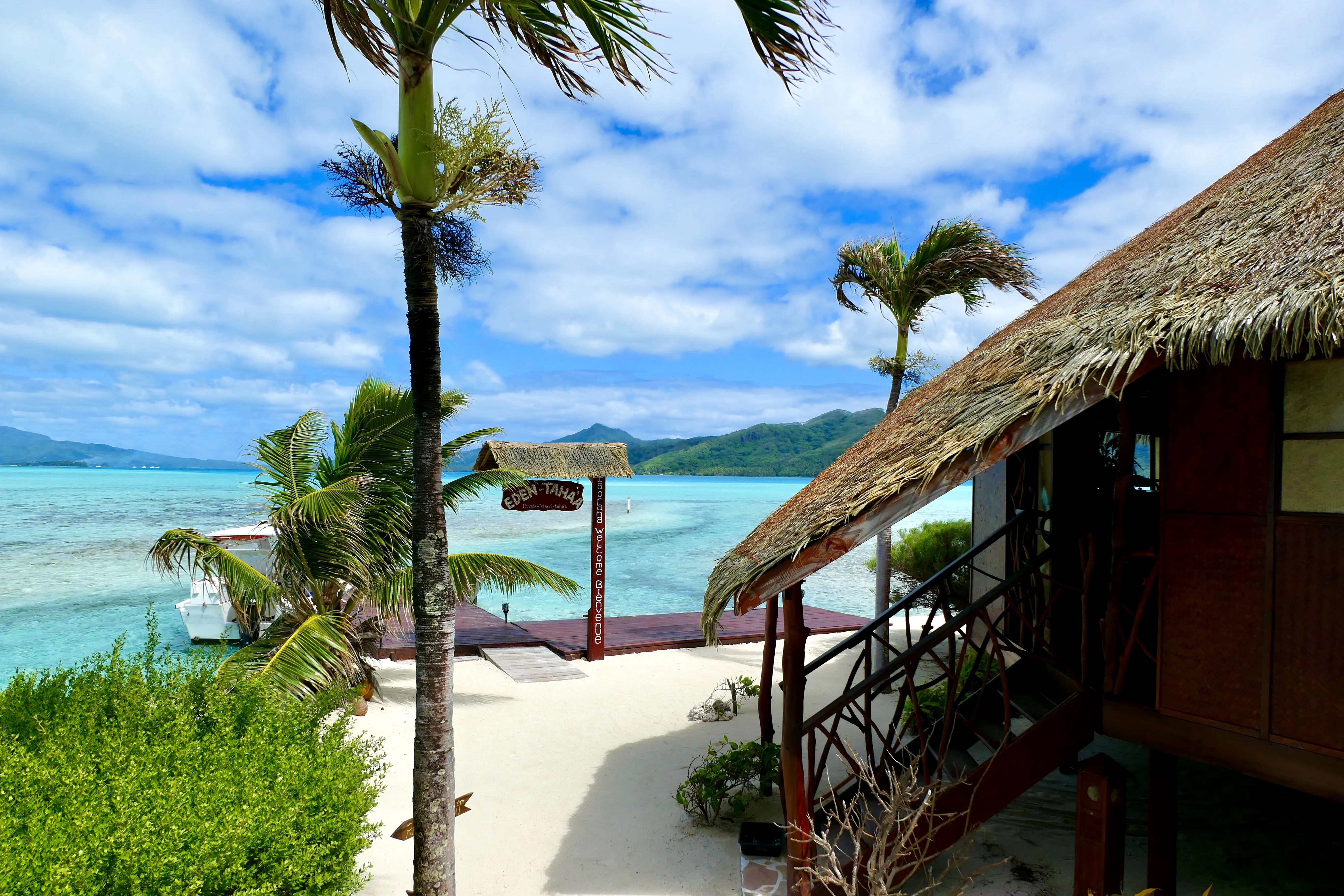 Luxury room at Hotel EDEN Taha'a private island