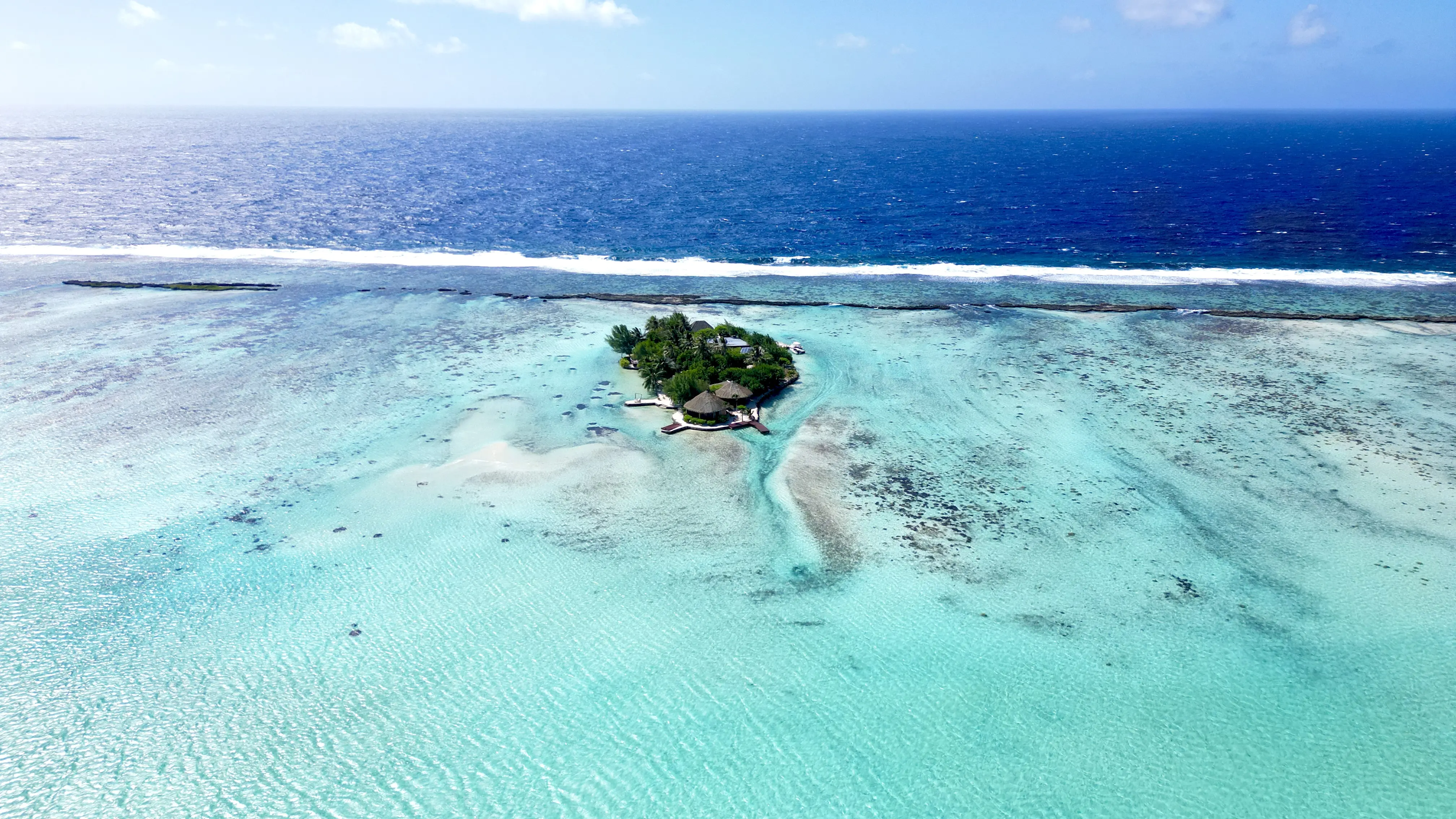 Luxury room at Hotel EDEN Taha'a private island