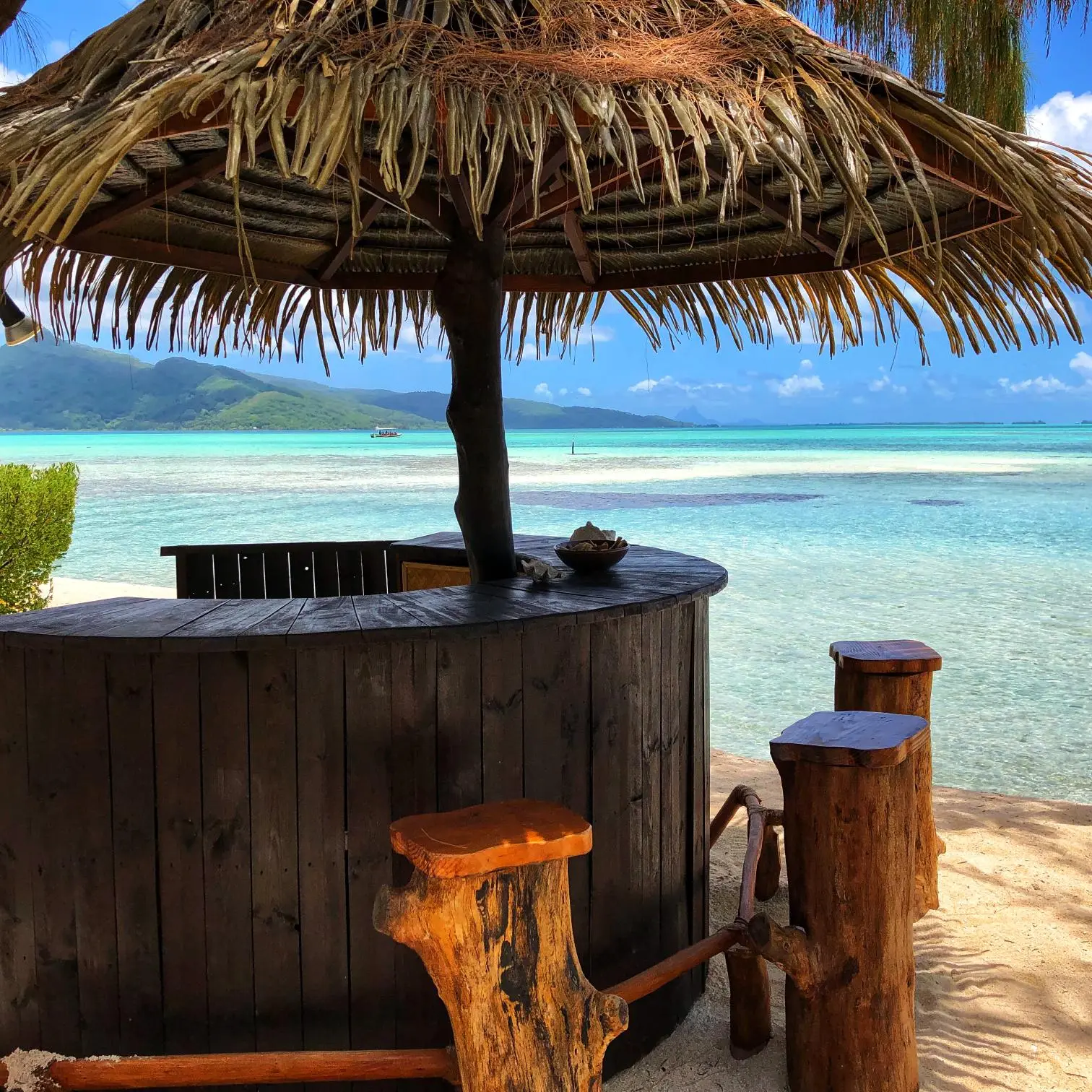 Luxury room at Hotel EDEN Taha'a private island