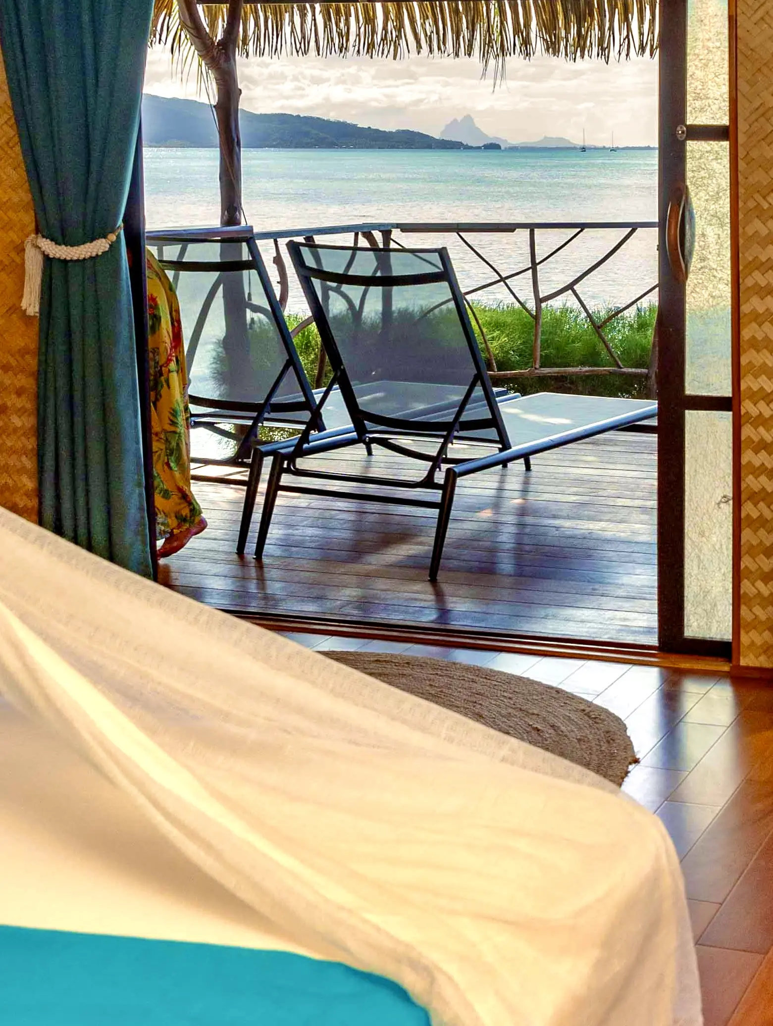 Luxury room at Hotel EDEN Taha'a private island