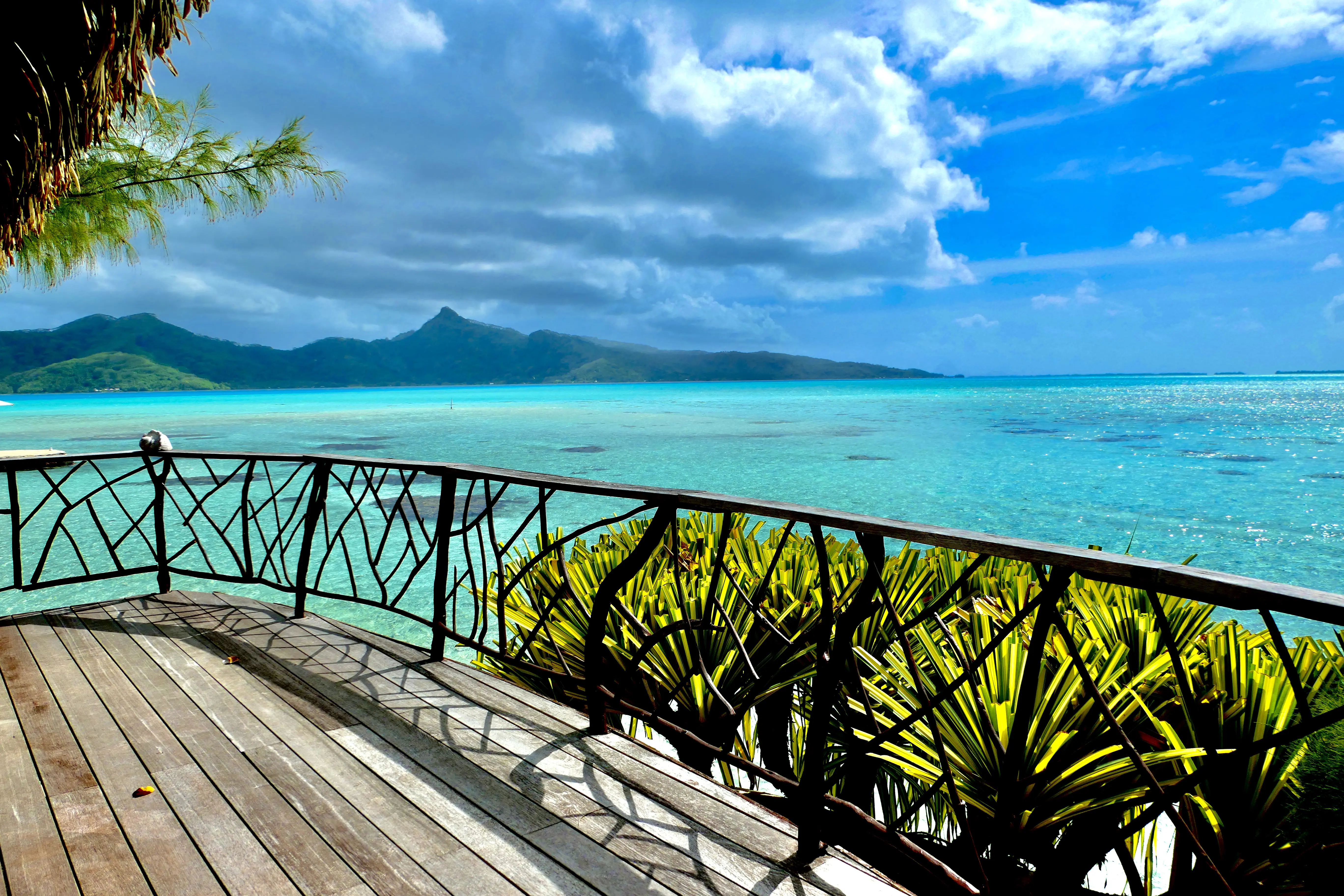 Luxury room at Hotel EDEN Taha'a private island