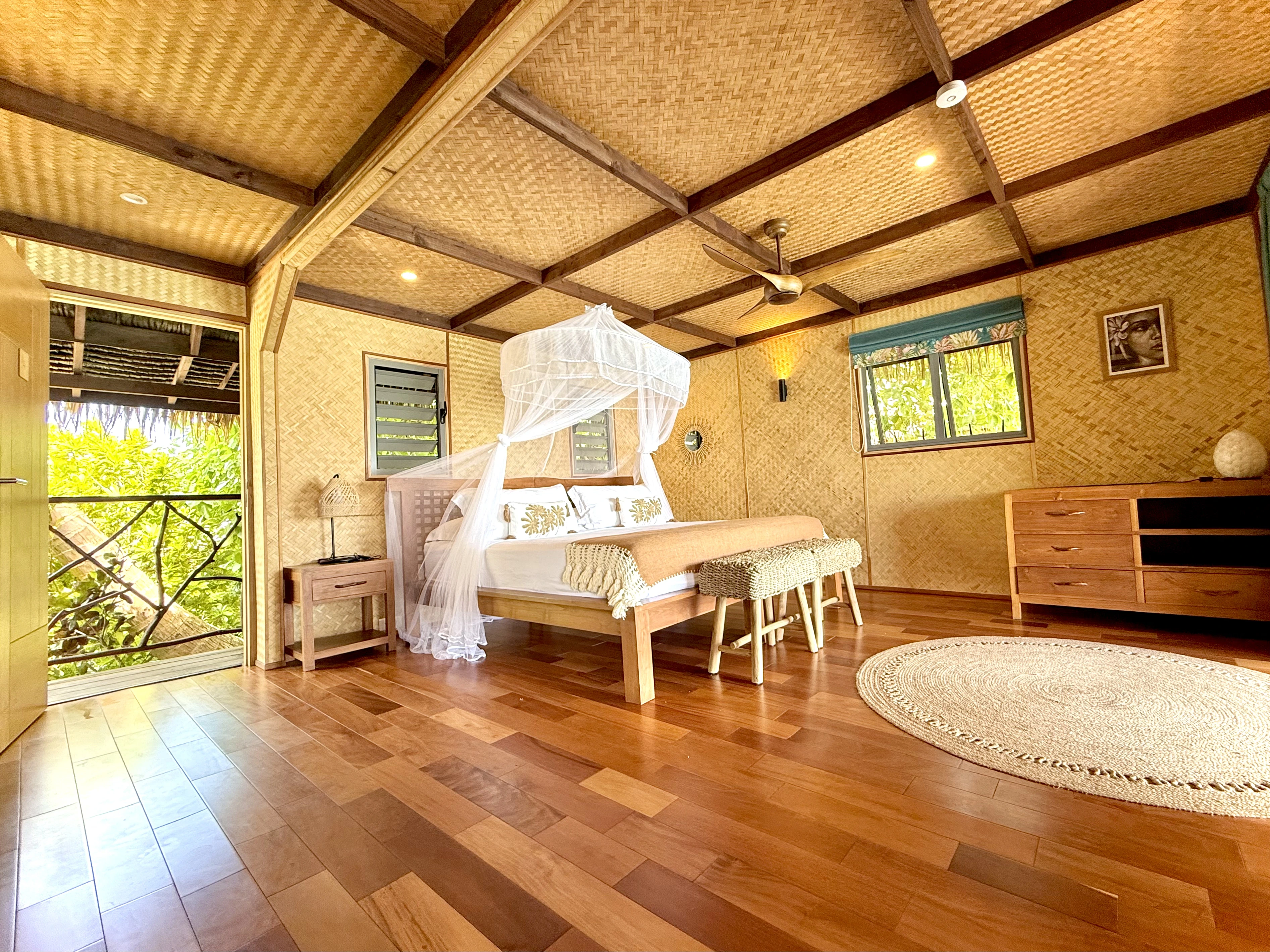 Luxury room at Hotel EDEN Taha'a private island
