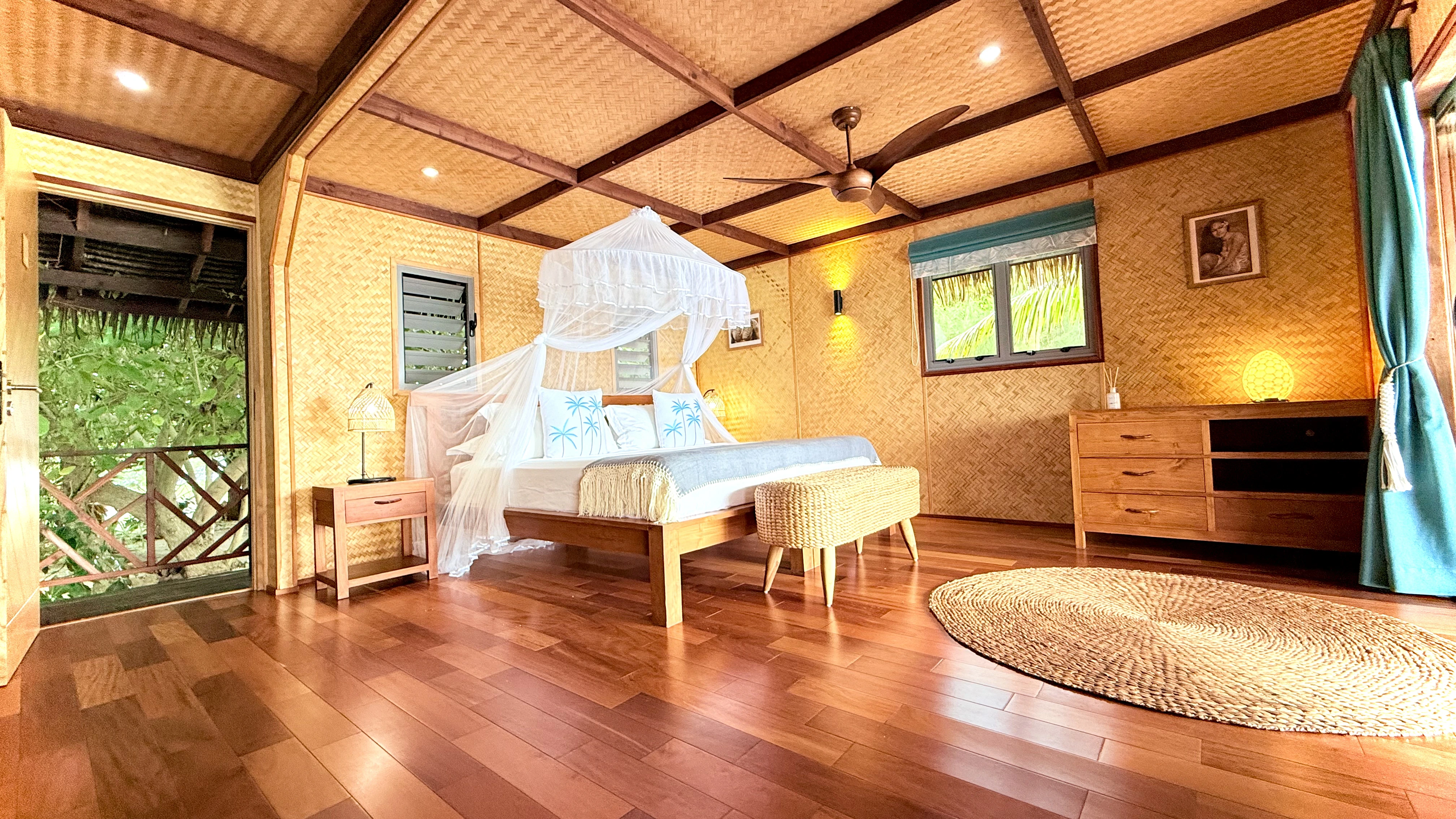 Luxury room at Hotel EDEN Taha'a private island