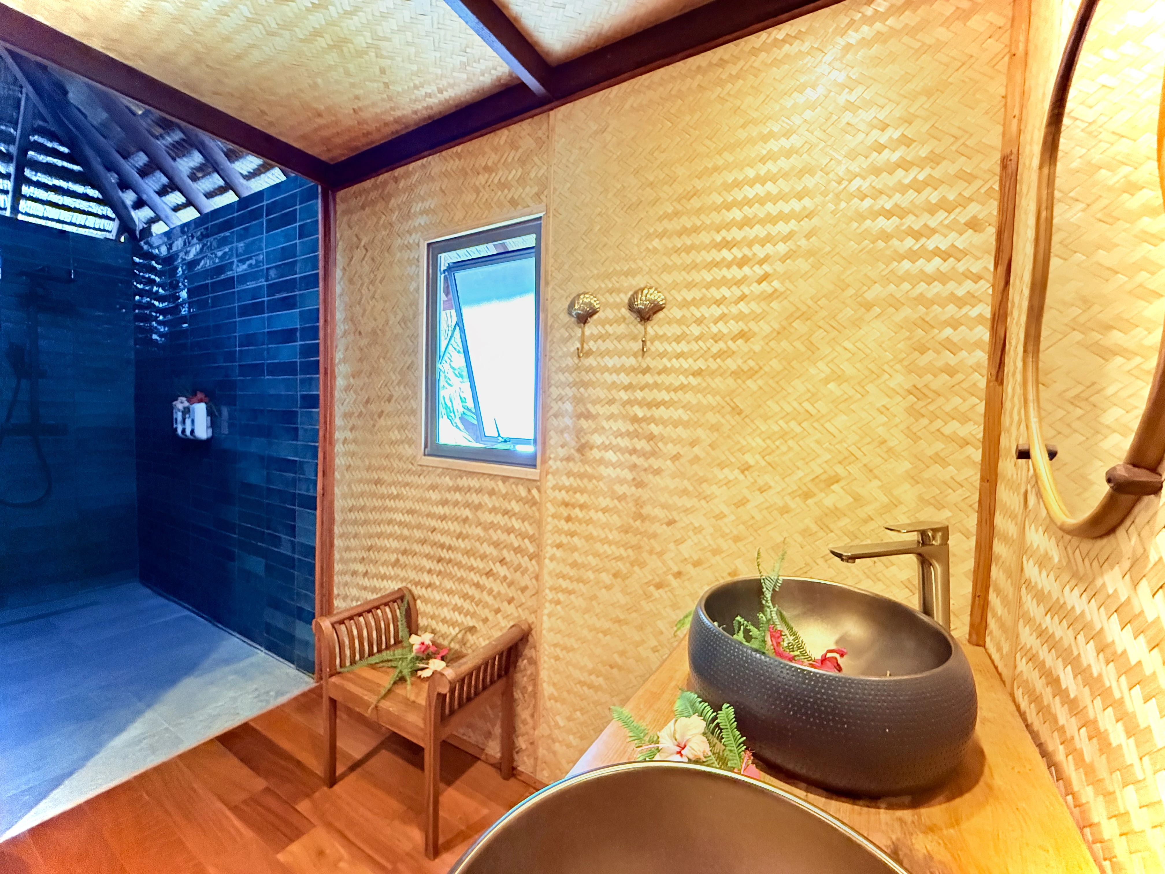 Luxury room at Hotel EDEN Taha'a private island