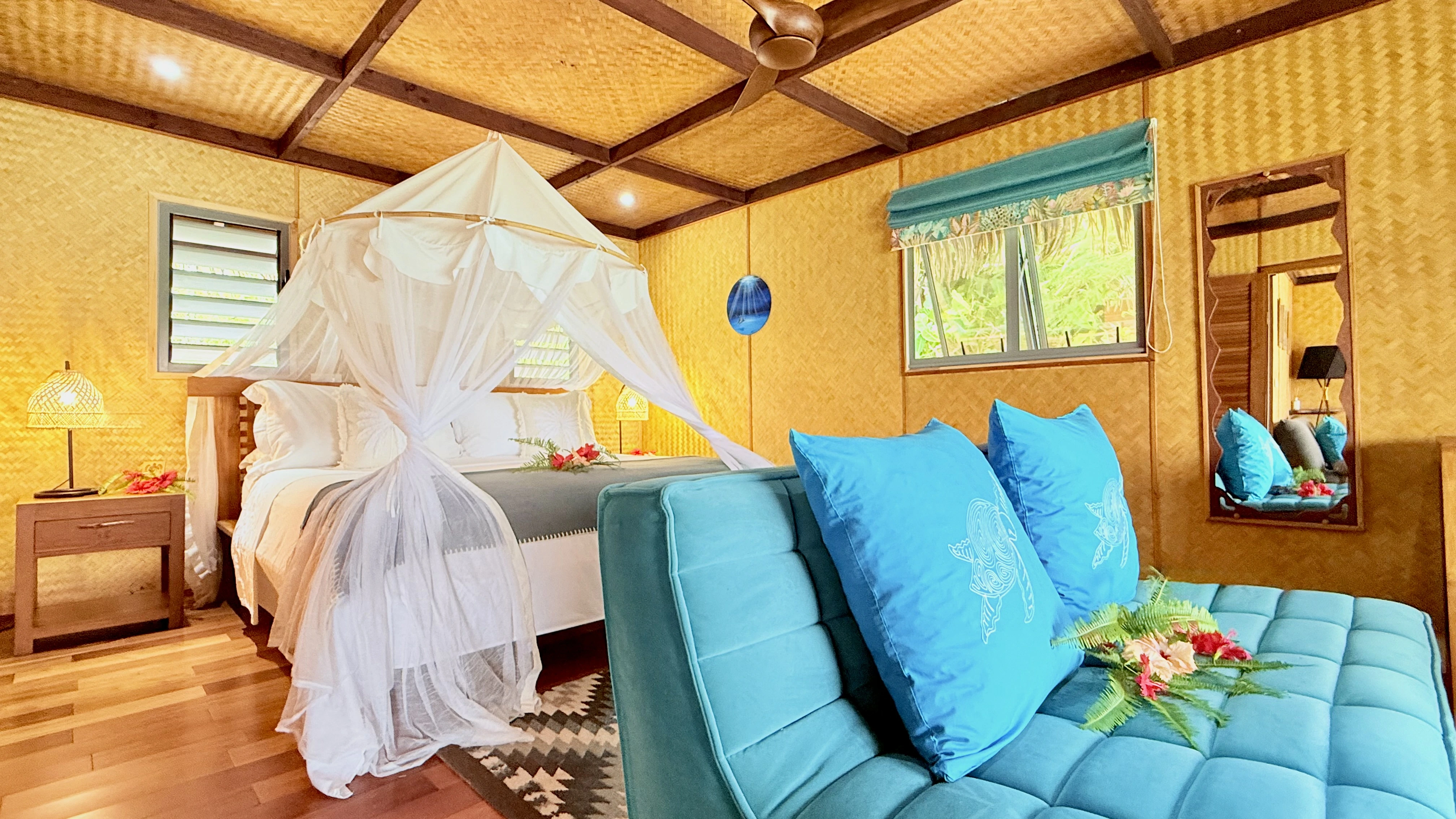 Luxury room at Hotel EDEN Taha'a private island